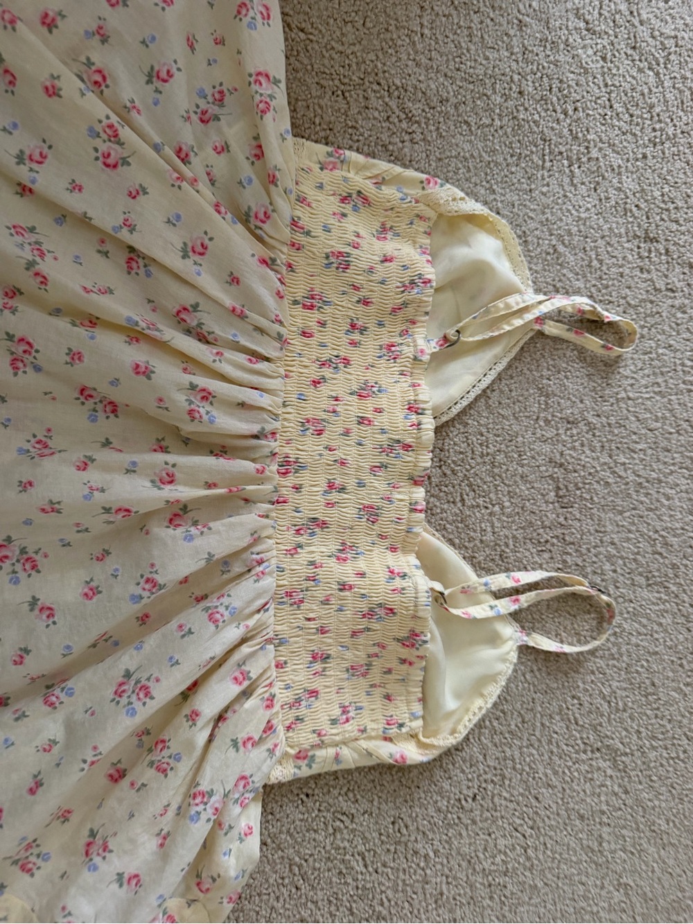 Hollister Cream Floral Smocked Tank Top - Picture 4 of 6